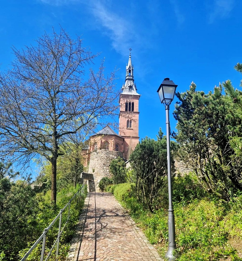 Heilig Heist Church