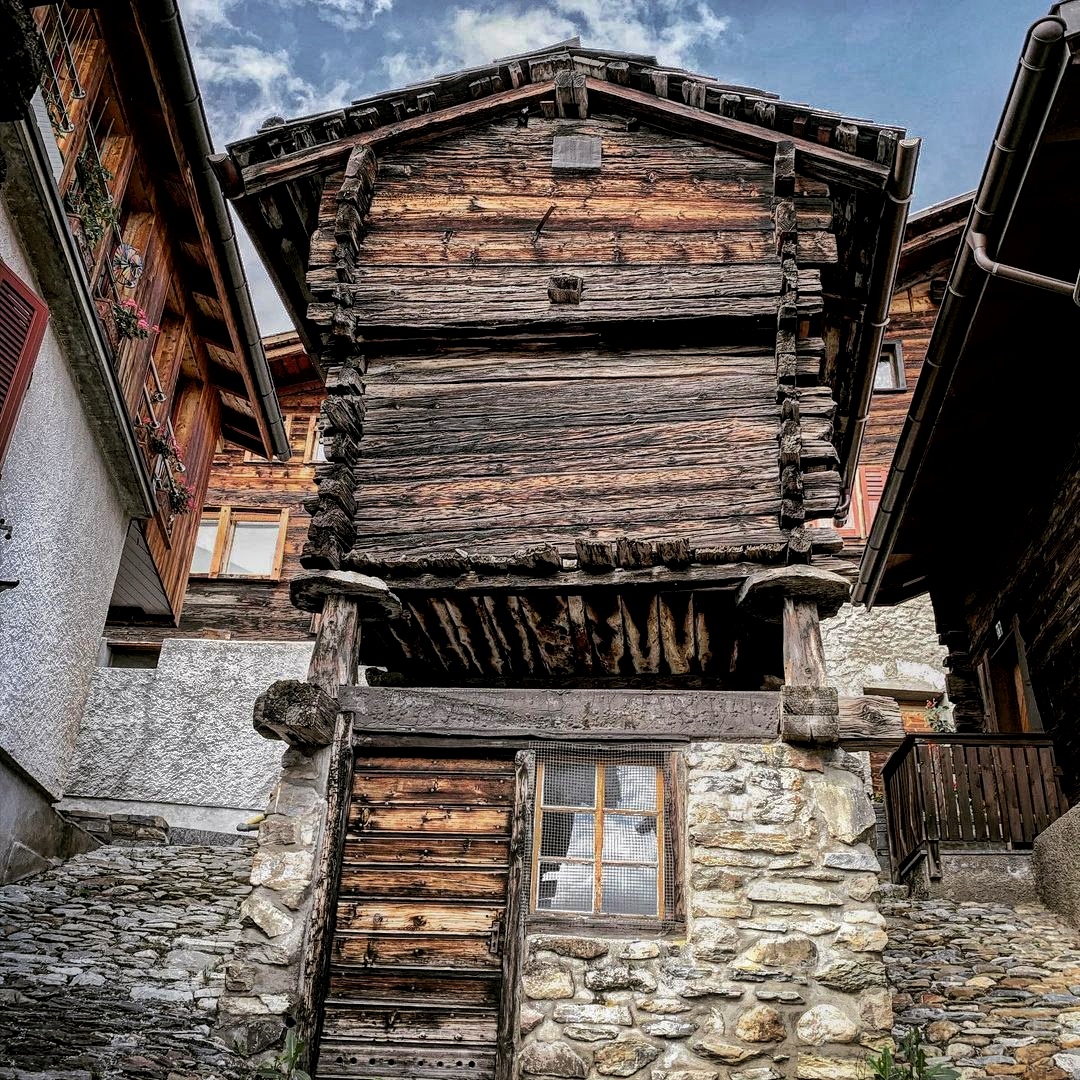 Houses of the Albinen village