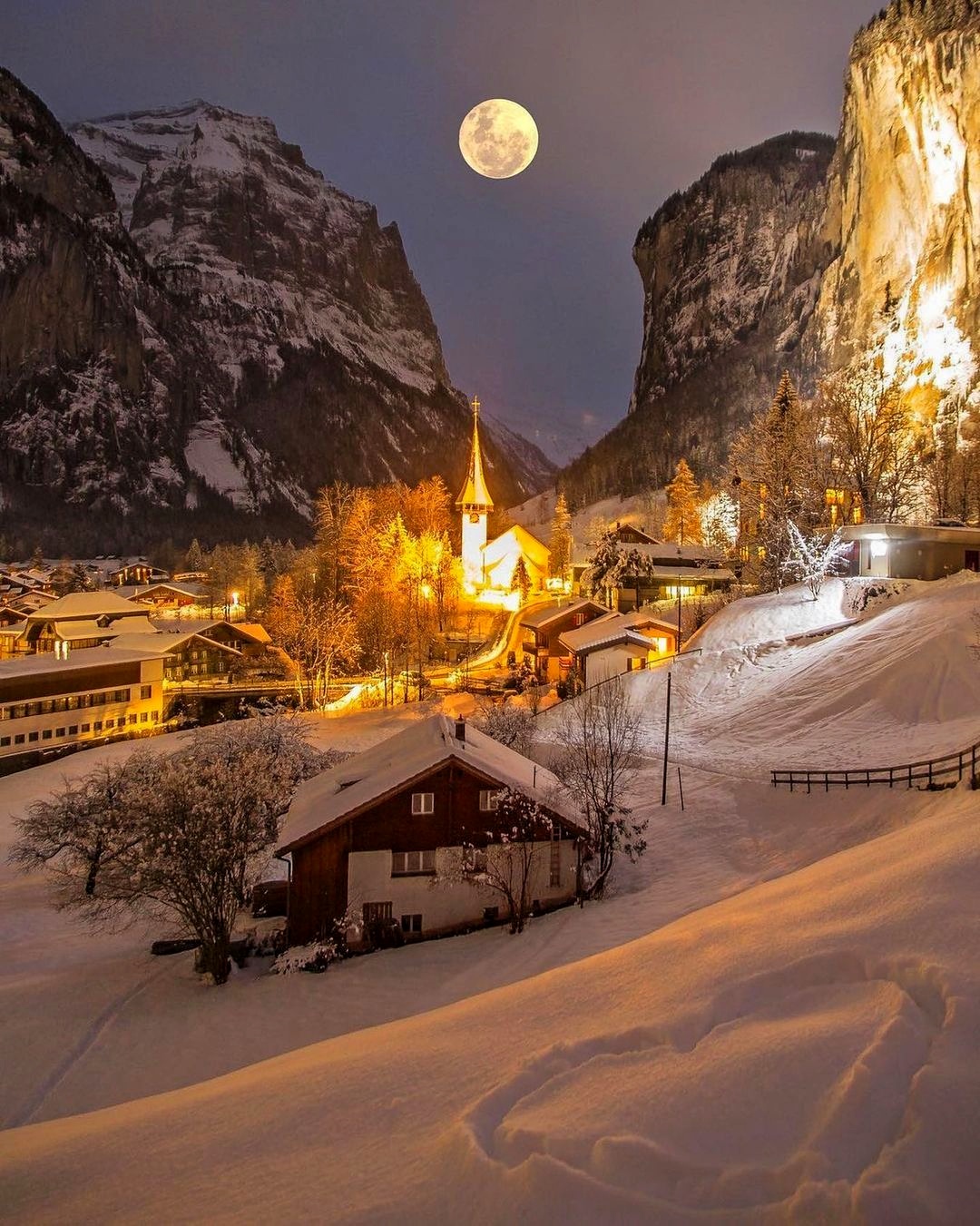 Lauterbrunnen festive decorations