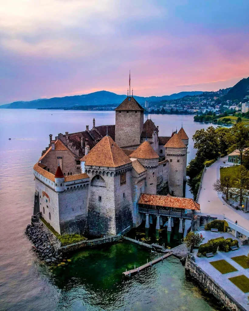 Chateau de Chillon captions