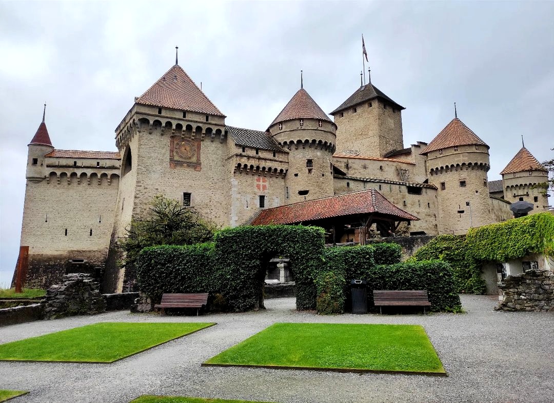 Inspirational Chateau de Chillon captions