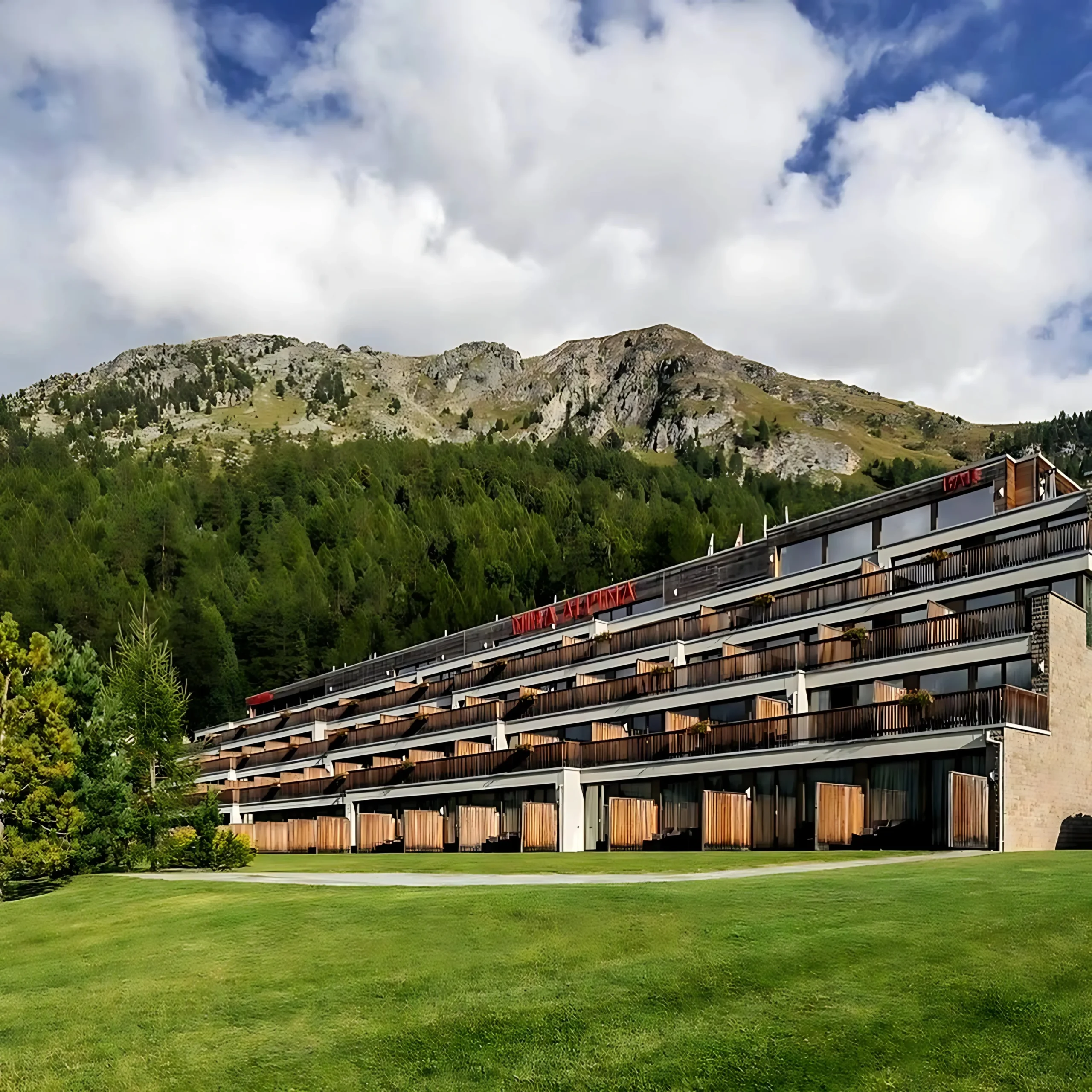 Nira Alpina